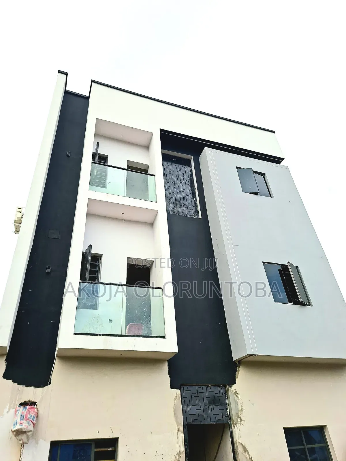 Units of Self Con for Lease in This Newly Built House 12 Million. in Ikorodu Road / Shomolu