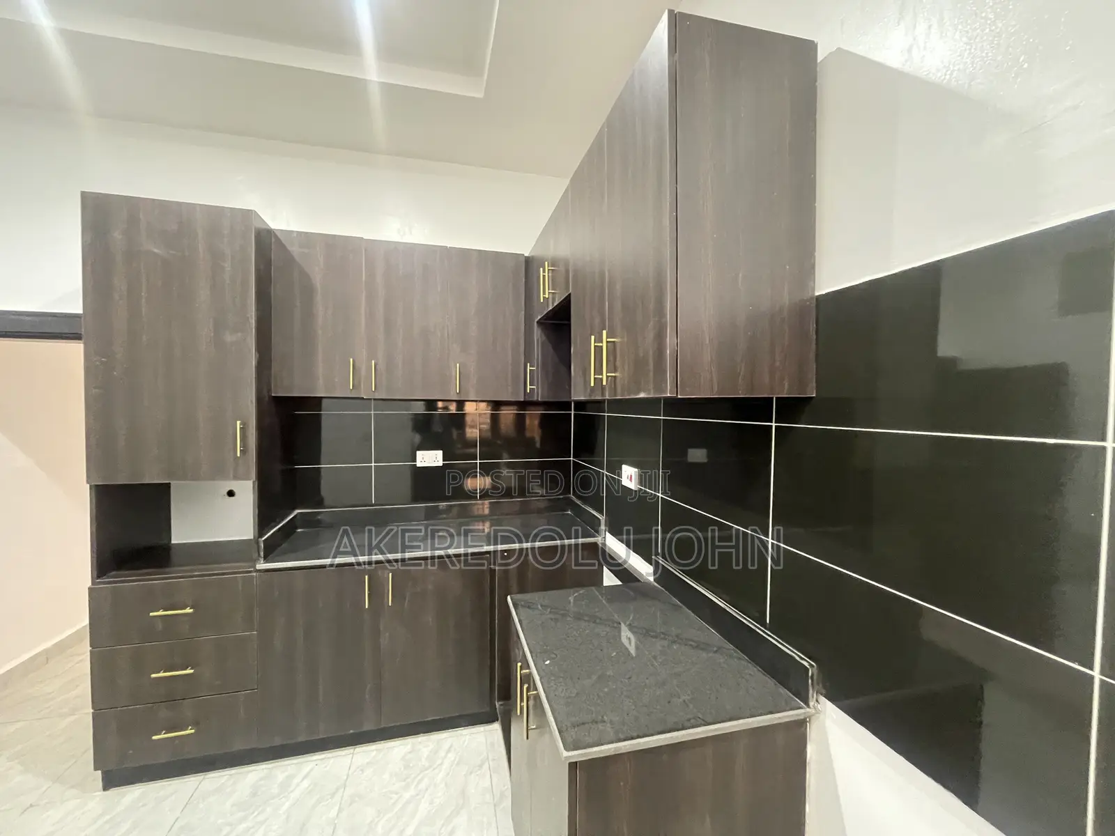 3bdrm Townhouse/Terrace in Idu for sale in Idu