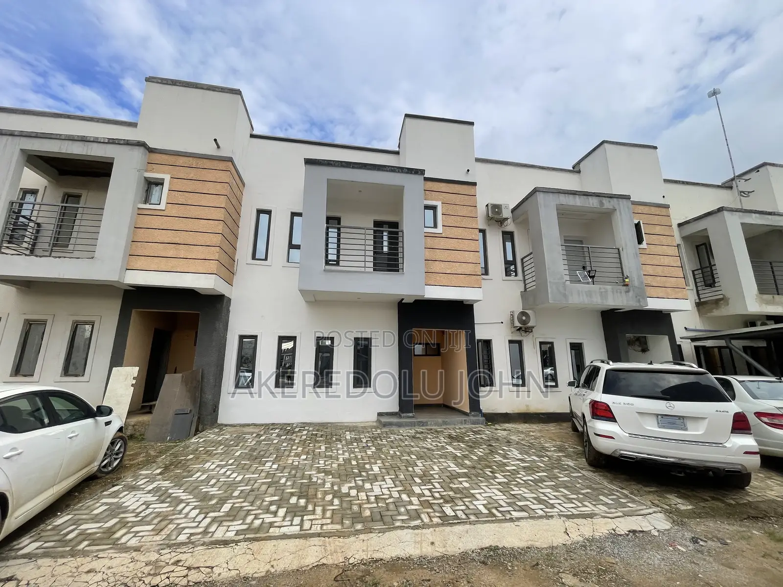 3bdrm Townhouse/Terrace in Idu for sale in Idu