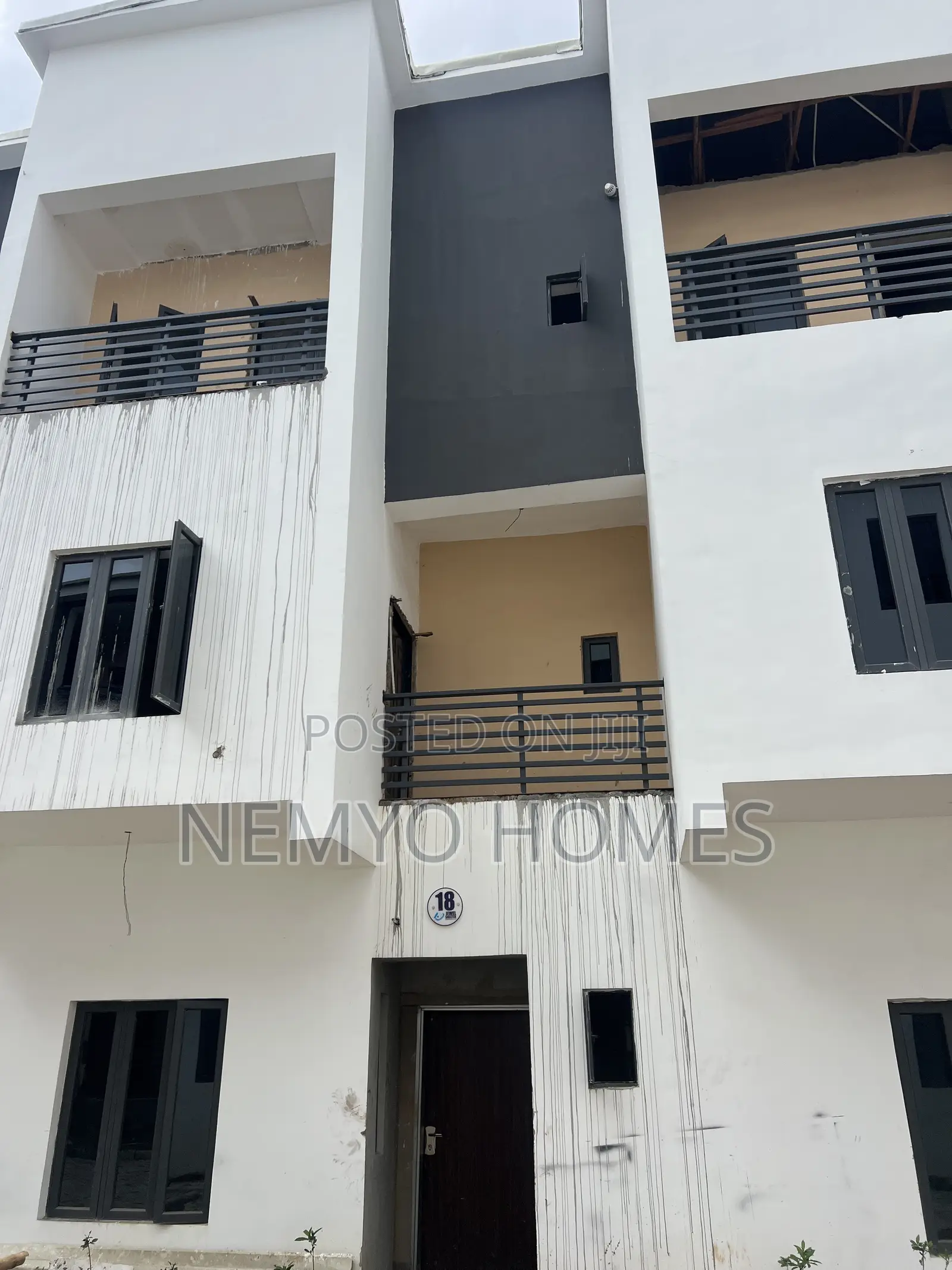 4bdrm Duplex in Kaura for sale in Kaura