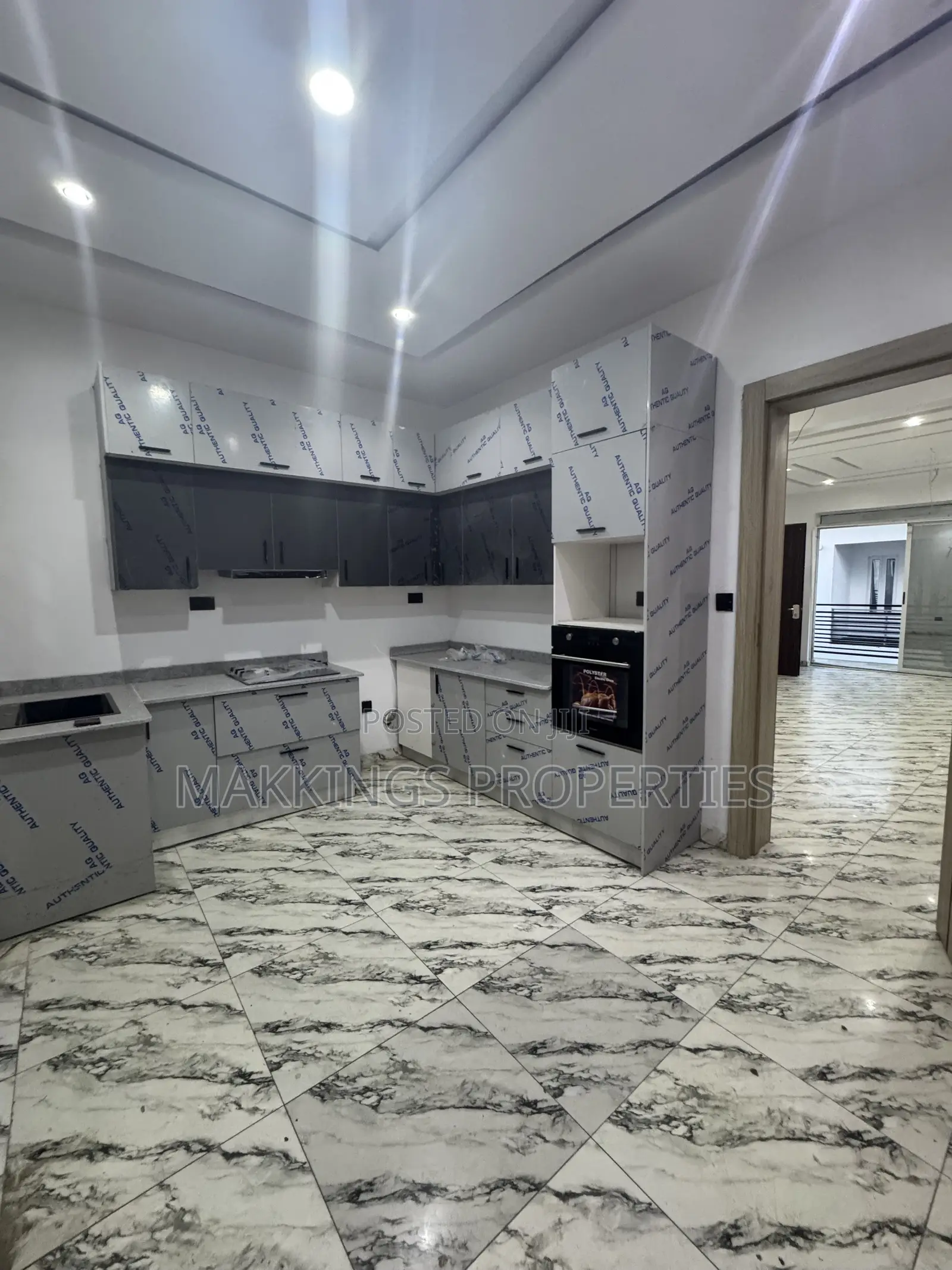 3bdrm Apartment in Lekki Phase 1 for sale in Lekki Phase 1
