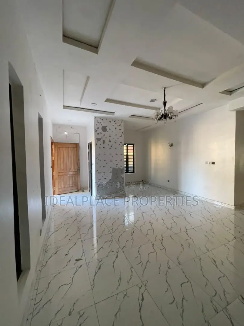4bdrm Duplex in Ikota for rent in Ikota