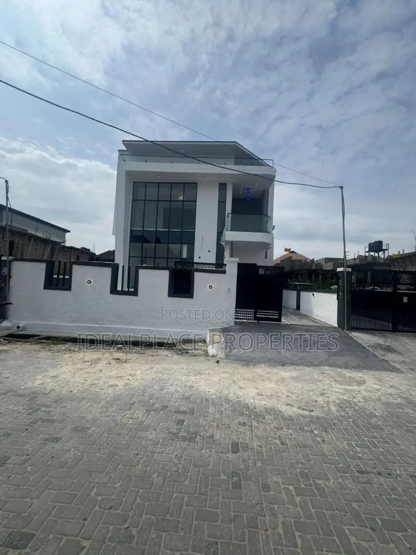 4bdrm Duplex in Sangotedo for sale in Sangotedo