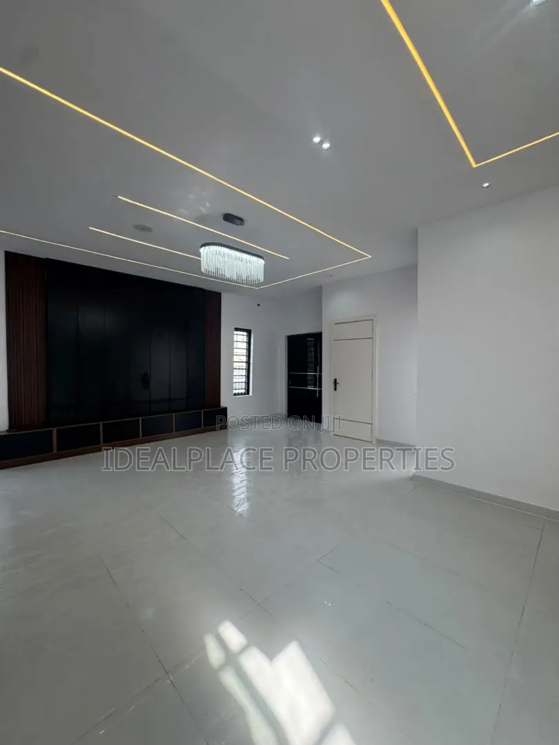 4bdrm Duplex in Sangotedo for sale in Sangotedo