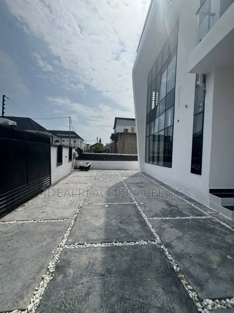 4bdrm Duplex in Sangotedo for sale in Sangotedo