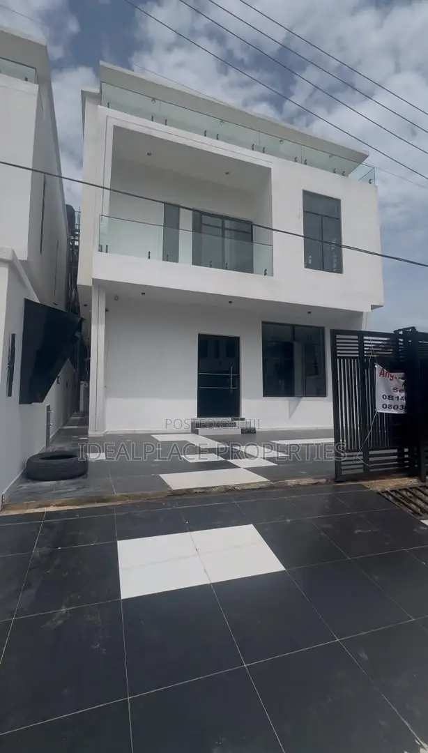 4bdrm Duplex in Sangotedo for sale in Sangotedo