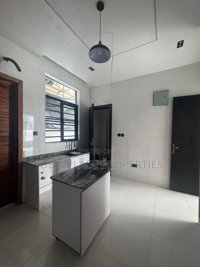 4bdrm Duplex in Sangotedo for sale in Sangotedo