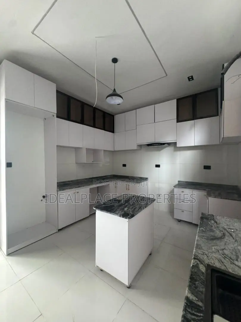 4bdrm Duplex in Sangotedo for sale in Sangotedo