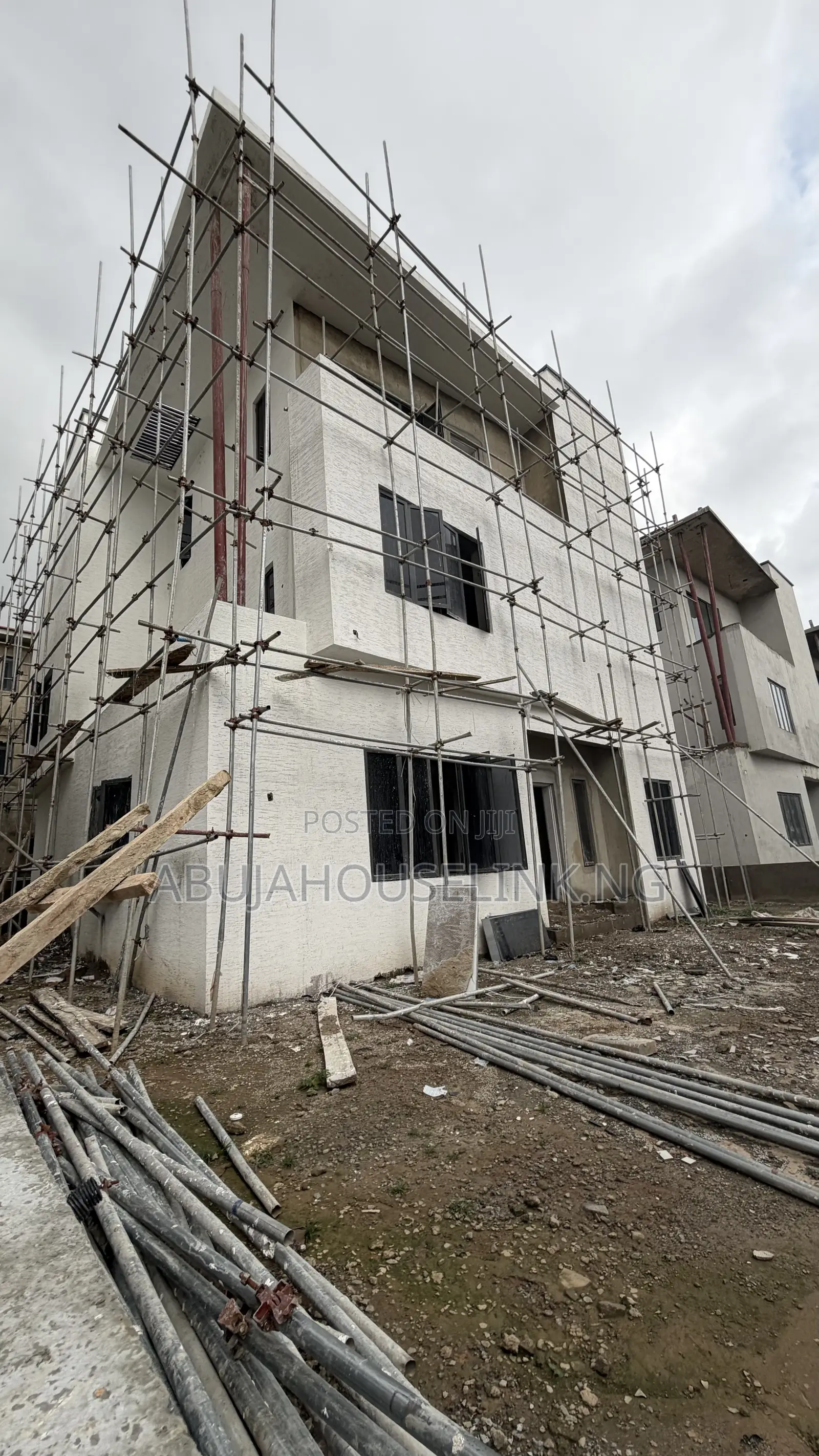 5bdrm Duplex in Guzape Main Abuja for sale in Guzape District