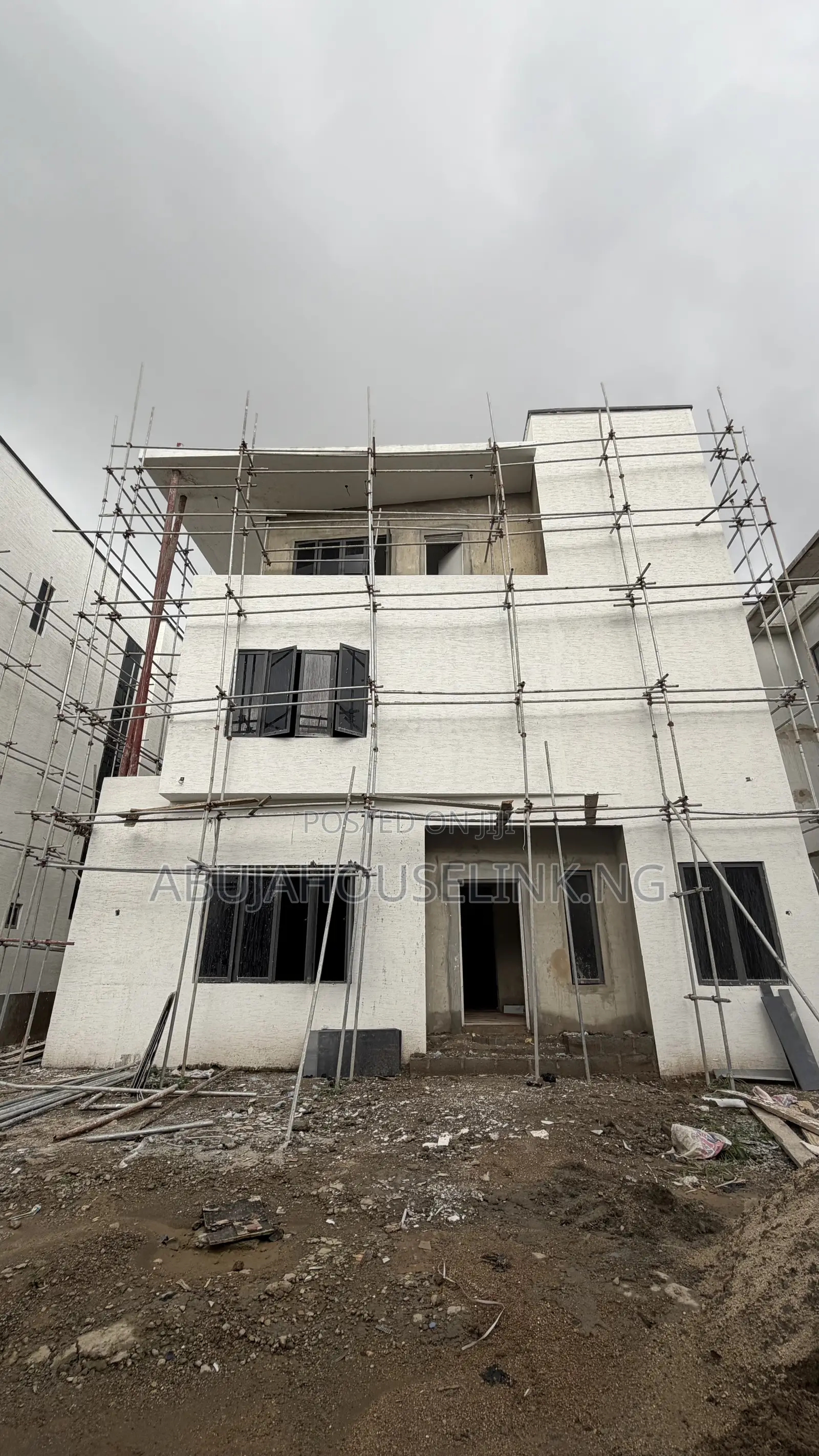5bdrm Duplex in Guzape Main Abuja for sale in Guzape District