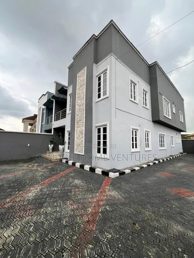 4bdrm Duplex in Mende for sale in Mende