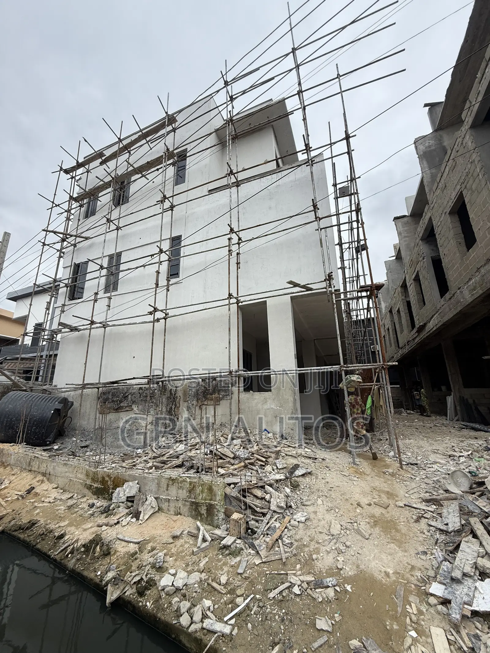 Furnished 4bed Townhouse/Terrace in Zenith Bank Estate, Lekki for Sale in Lekki