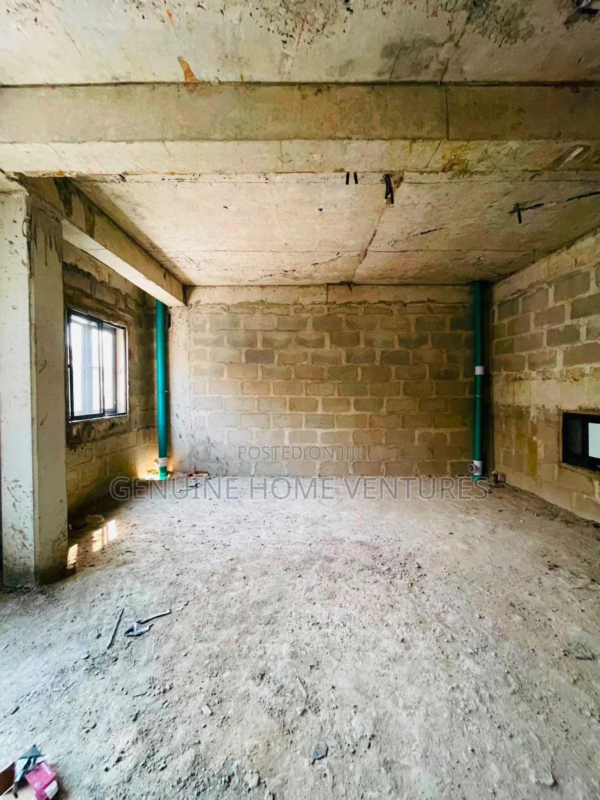4bdrm Duplex in Millenuim/UPS for sale in Millenuim/UPS