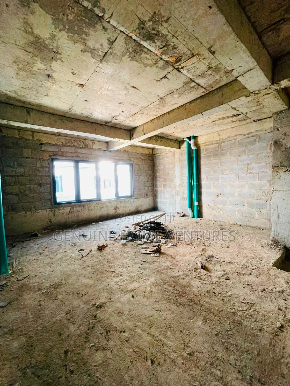 4bdrm Duplex in Millenuim/UPS for sale in Millenuim/UPS