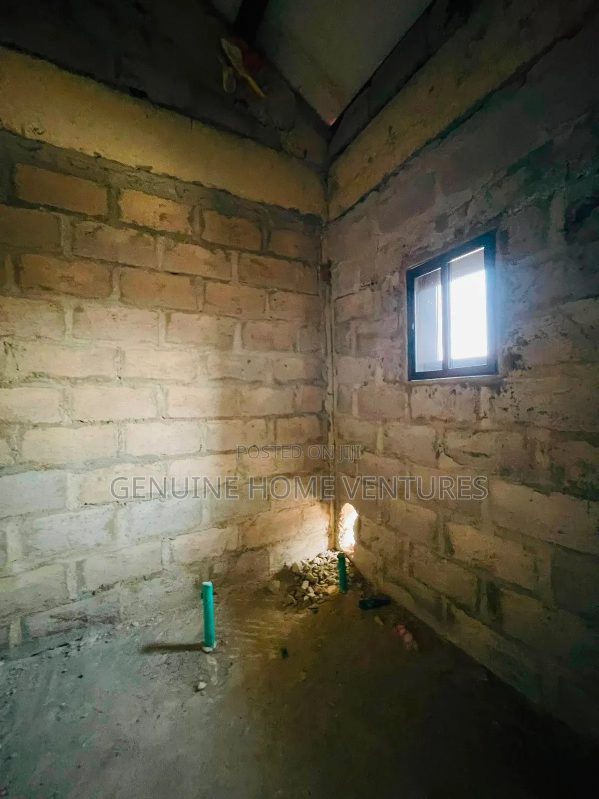 4bdrm Duplex in Millenuim/UPS for sale in Millenuim/UPS