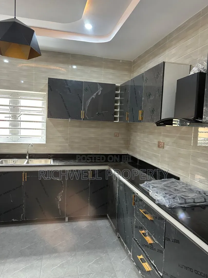 3bdrm Bungalow in Alaaka, Elebu Area, Akala Express for sale in Akala Express
