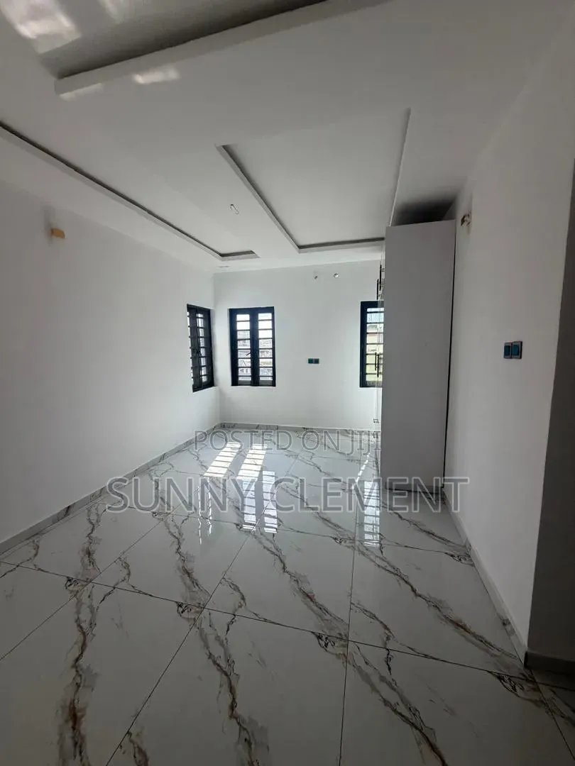 3bdrm Apartment in Ogba Ikeja Lagos for sale in Ikeja