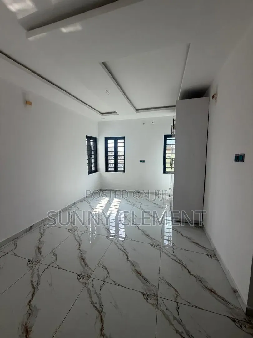 3bdrm Apartment in Ogba Ikeja Lagos for sale in Ikeja