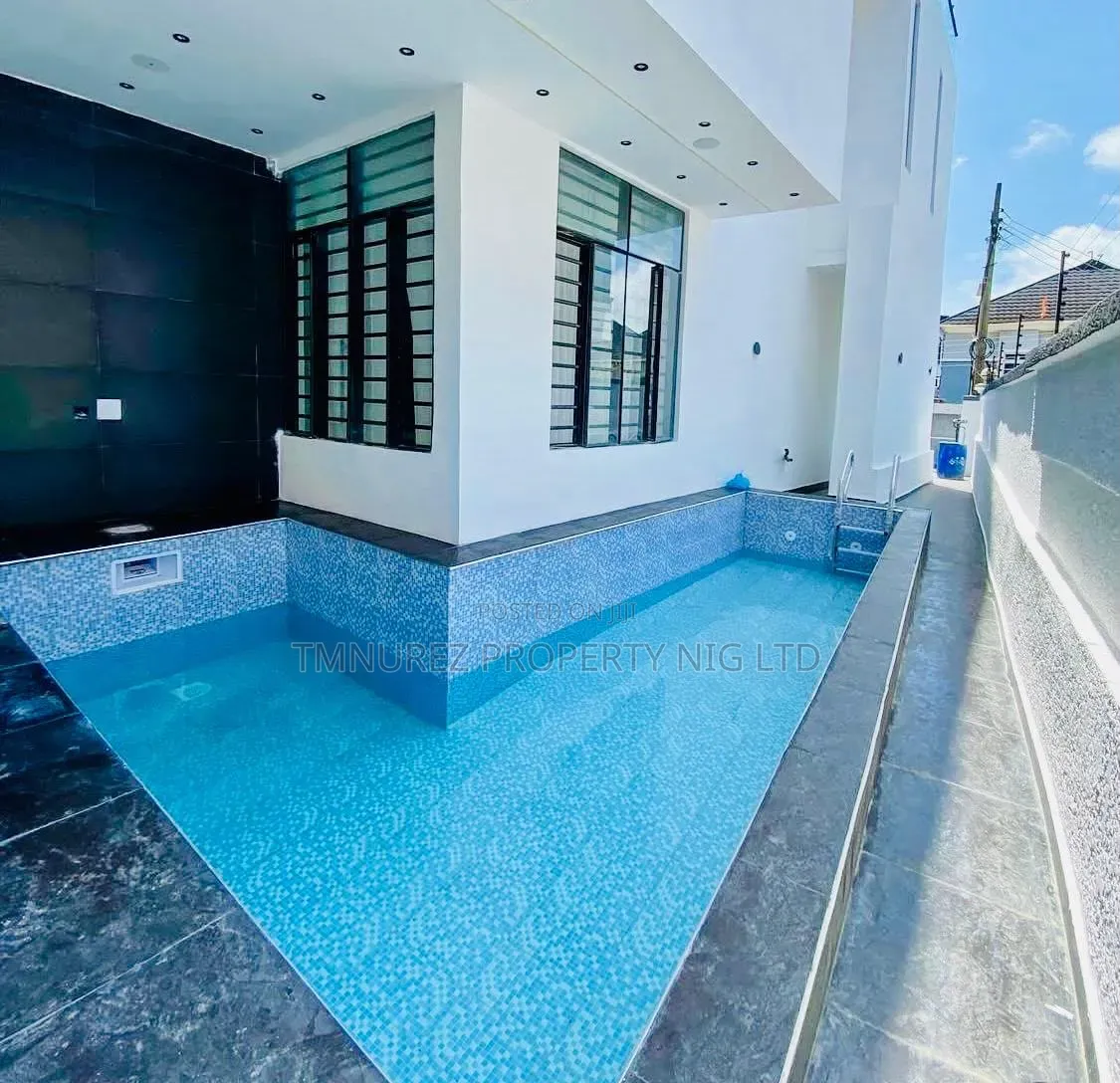5bdrm Duplex in Ikota Estate, 1004 for sale in 1004