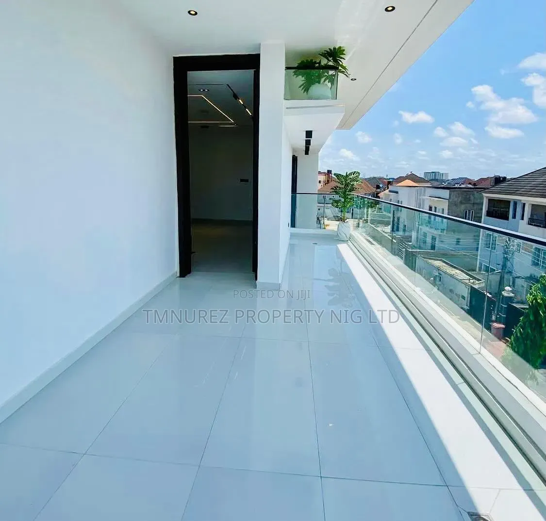 5bdrm Duplex in Ikota Estate, 1004 for sale in 1004