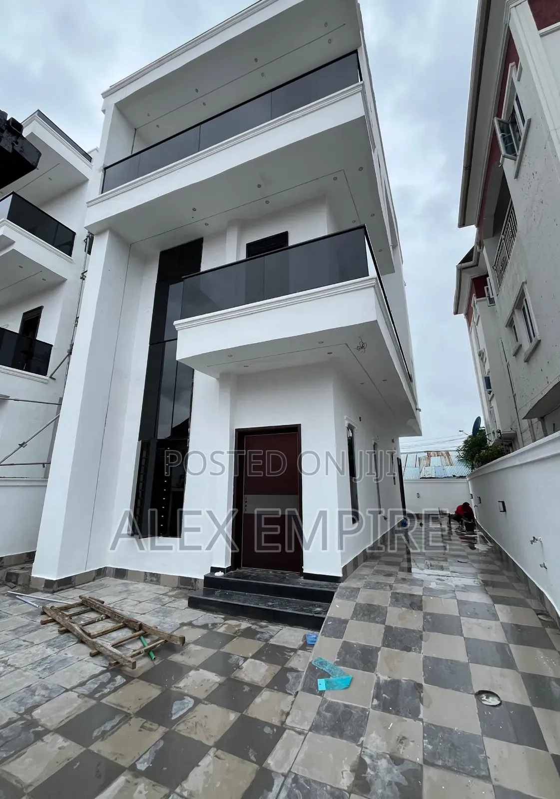 5bdrm Duplex in Ago Palace for sale in Ago Palace