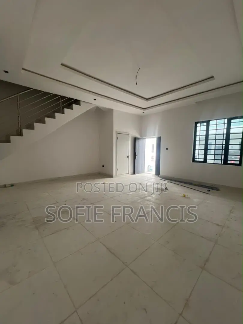 4bdrm Duplex in Vgc for sale in VGC / Ajah