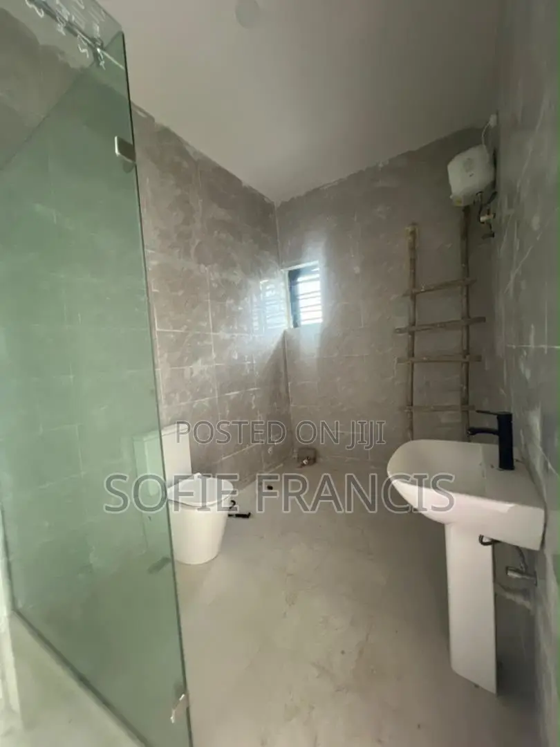 4bdrm Duplex in Vgc for sale in VGC / Ajah