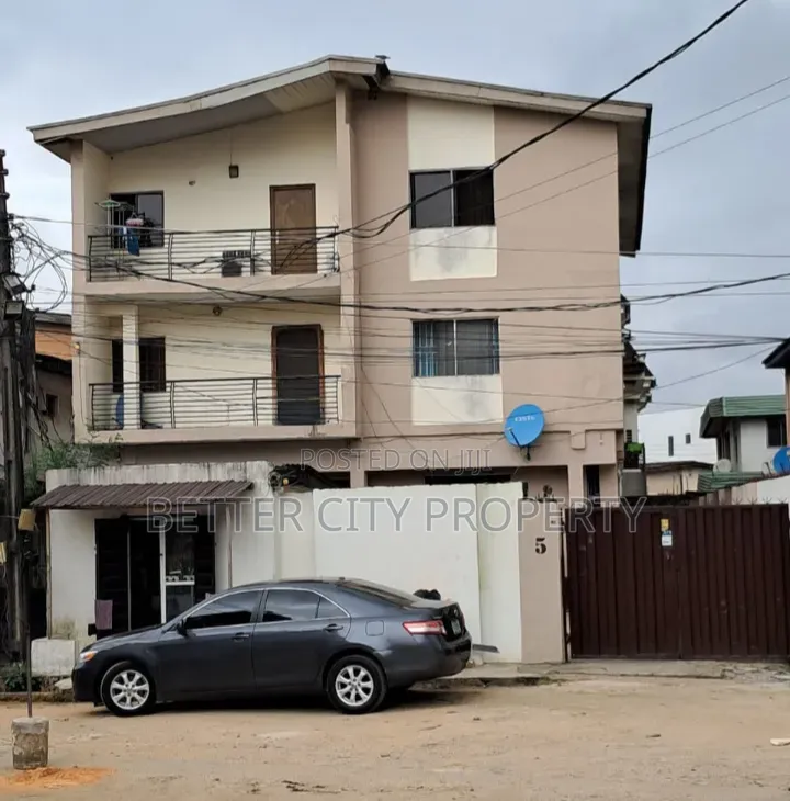 12bdrm Block of Flats in Medina Gbagada for sale in Medina