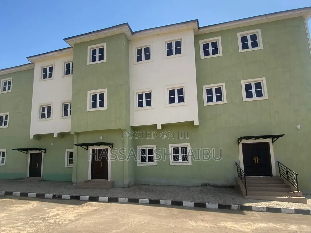 Massive 2700sqm Multipurpose Commercial Complex in Karu in Karu