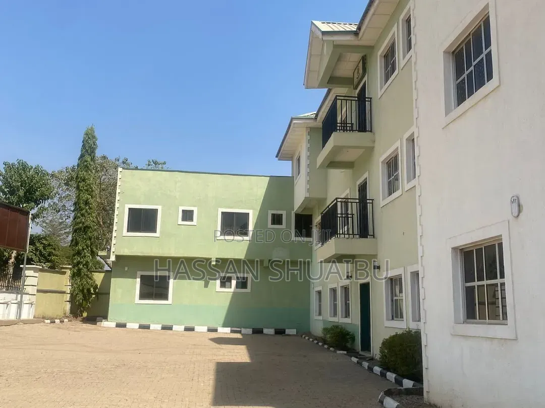 Massive 2700sqm Multipurpose Commercial Complex in Karu in Karu