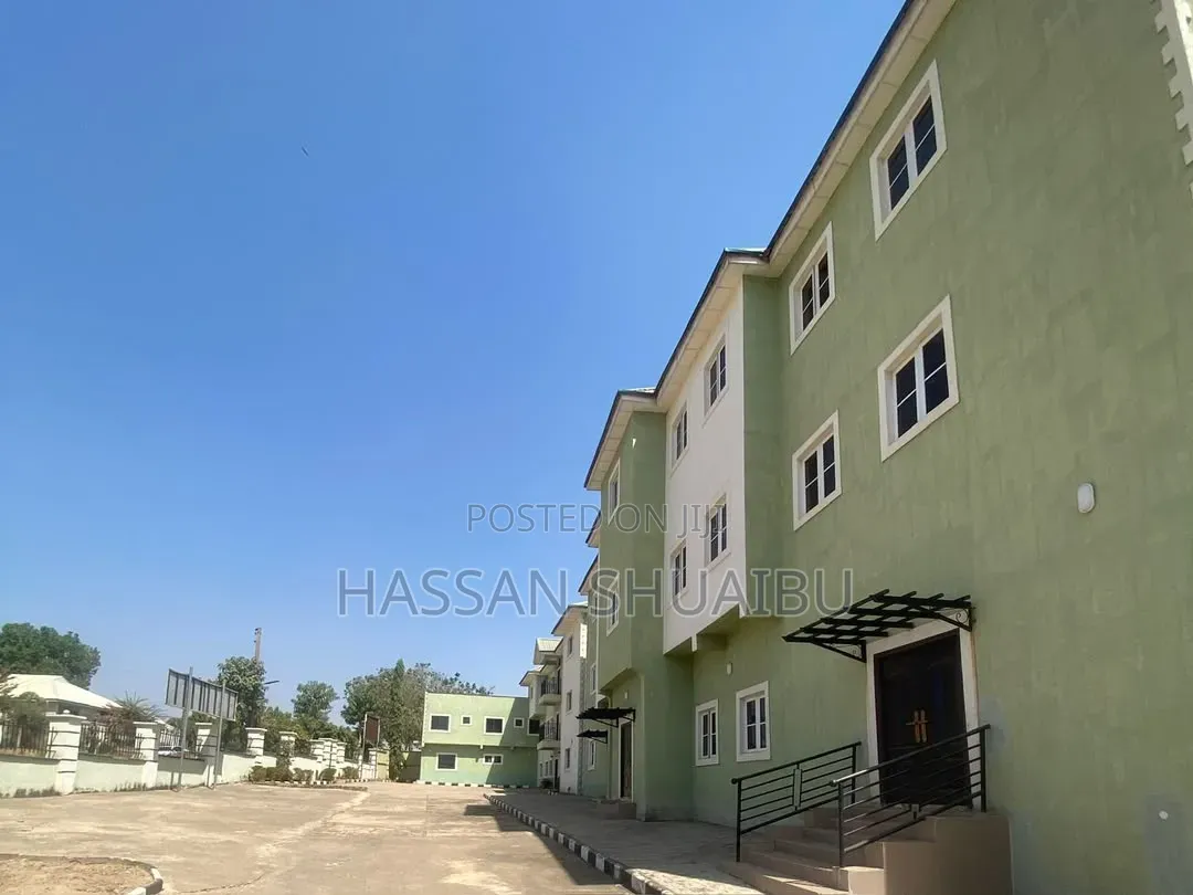 Massive 2700sqm Multipurpose Commercial Complex in Karu in Karu