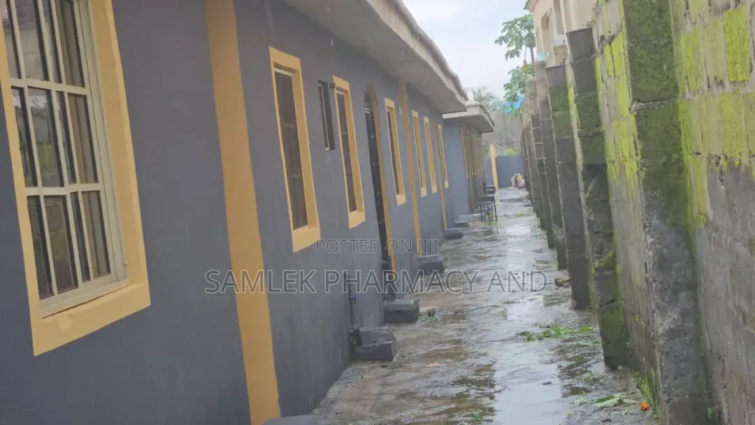 2bdrm Block of Flats in Slewu, Igbogbo for sale in Igbogbo