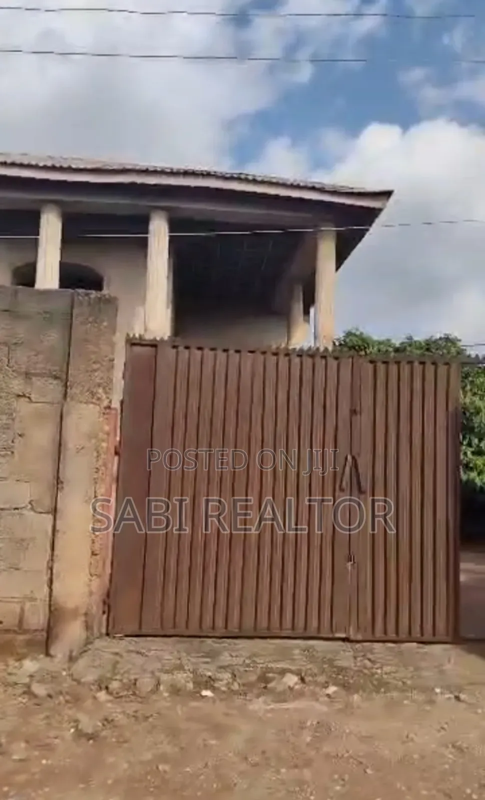 5bdrm Duplex in Abesan for sale in Abesan