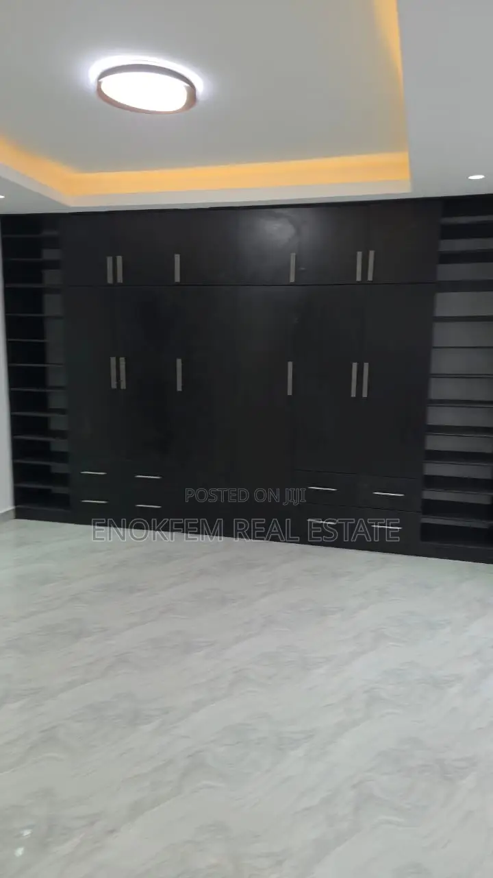 4bdrm Duplex in Lagos State for sale in Lagos State