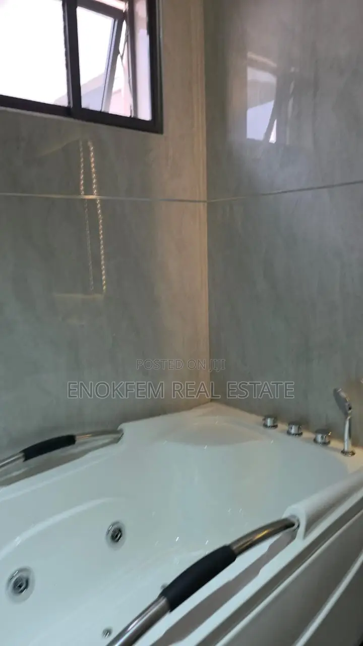 4bdrm Duplex in Lagos State for sale in Lagos State