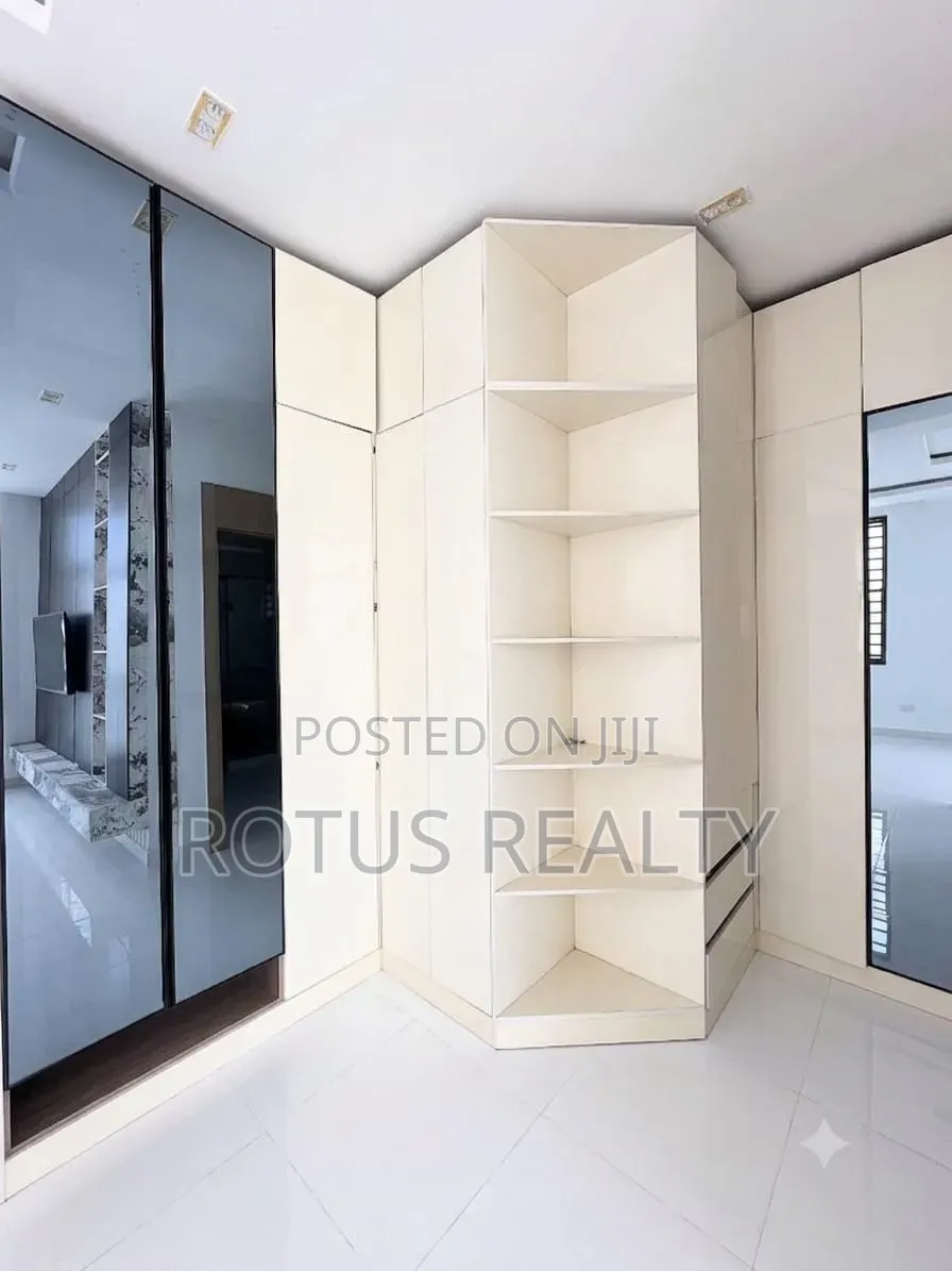 4bdrm Duplex in Lekki Expressway for sale in Lekki Expressway