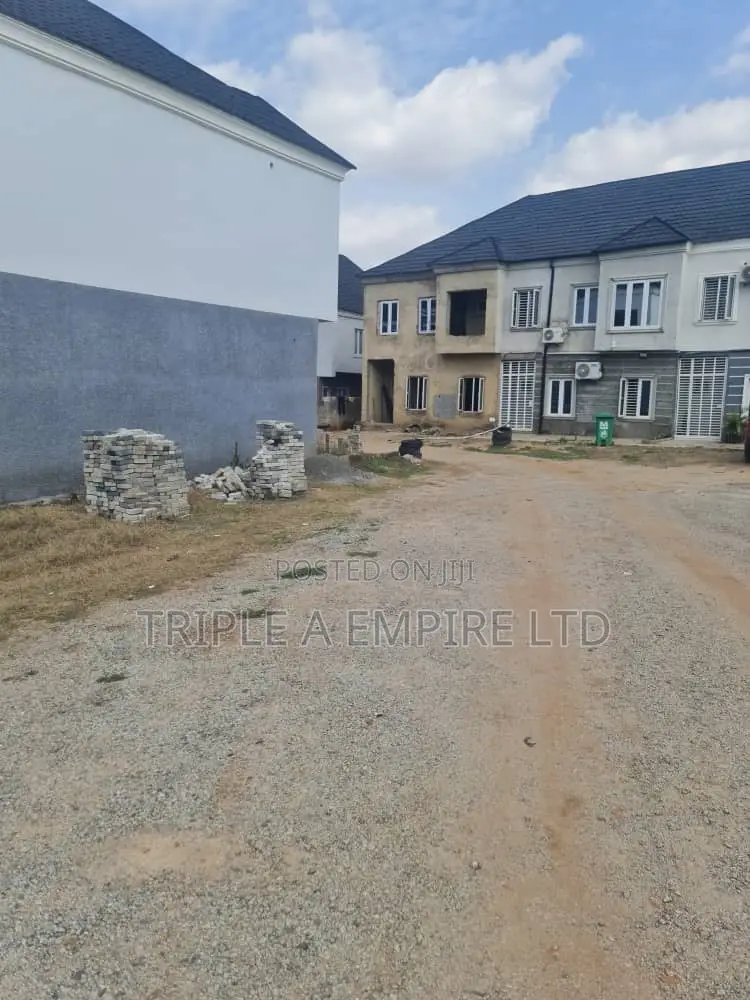 2bdrm Townhouse/Terrace in Karmo, Idu Industrial for sale in Idu Industrial