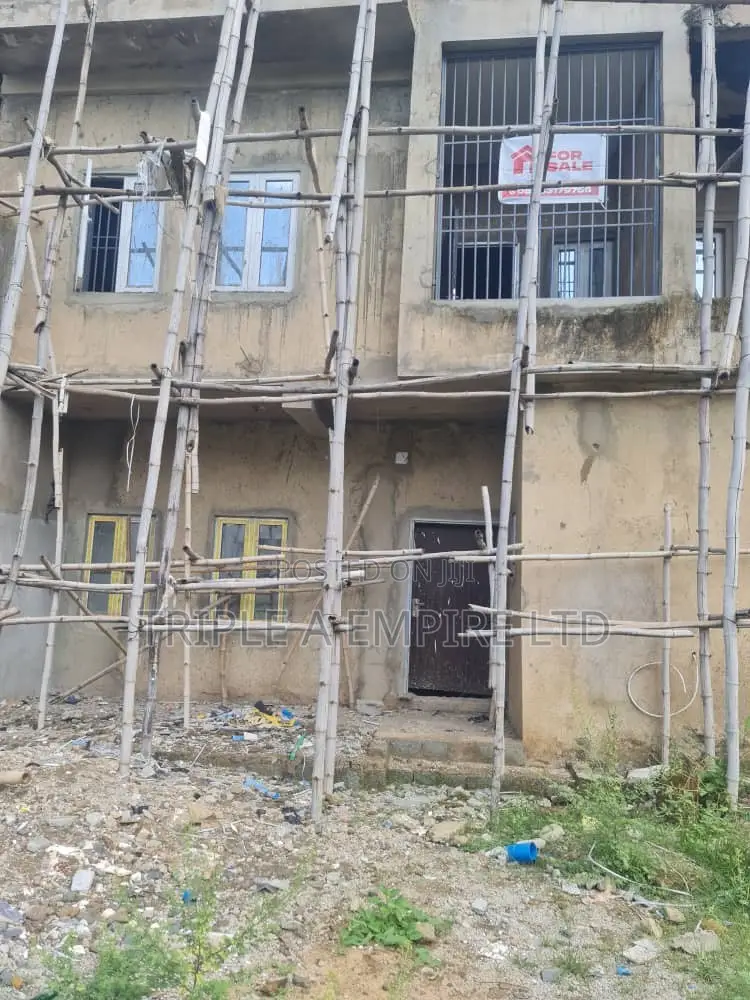 2bdrm Townhouse/Terrace in Karmo, Idu Industrial for sale in Idu Industrial