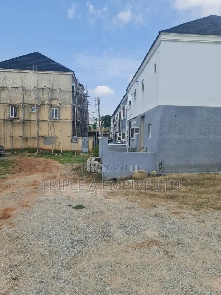 2bdrm Townhouse/Terrace in Karmo, Idu Industrial for sale in Idu Industrial