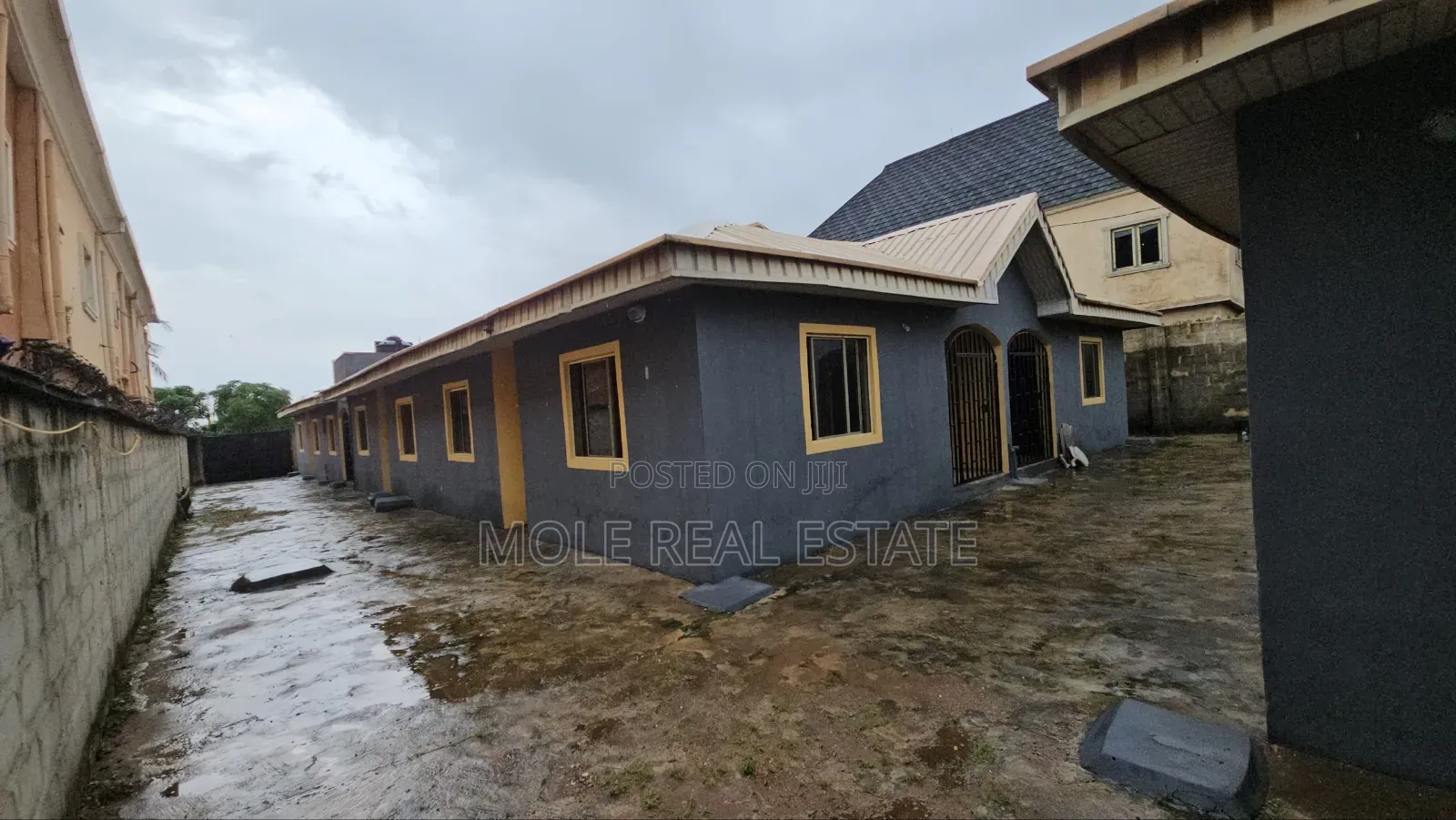 Furnished 2bdrm Block of Flats in Ikorodu, Isiu for sale in Isiu