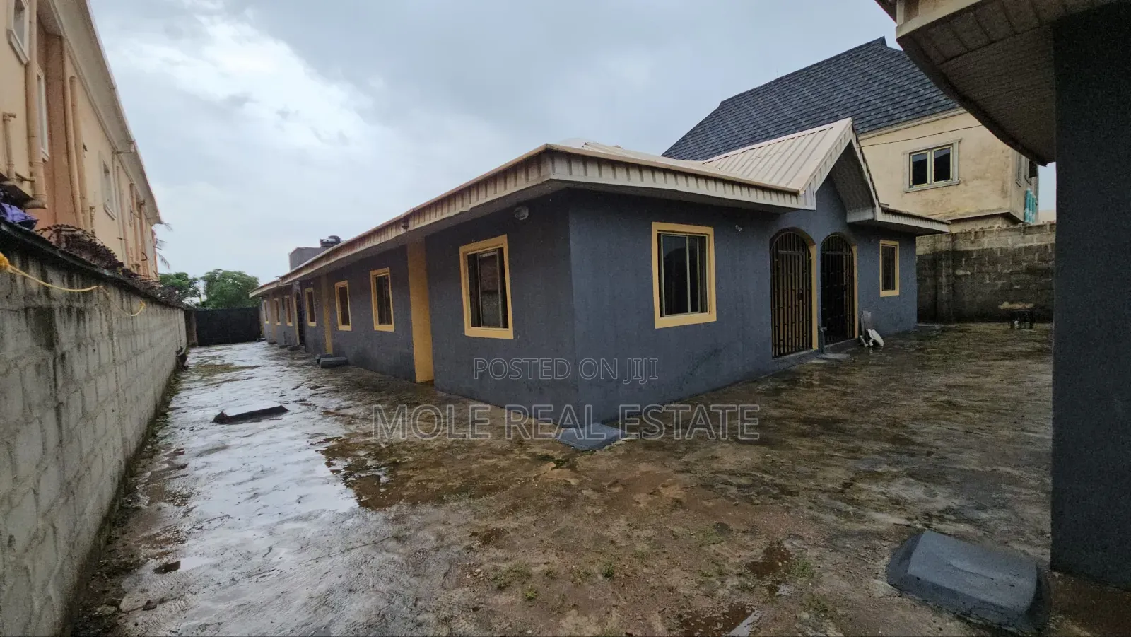 Furnished 2bdrm Block of Flats in Ikorodu, Isiu for sale in Isiu