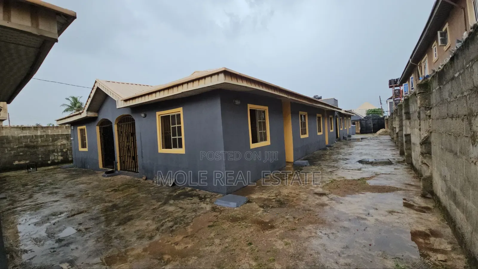 Furnished 2bdrm Block of Flats in Ikorodu, Isiu for sale in Isiu