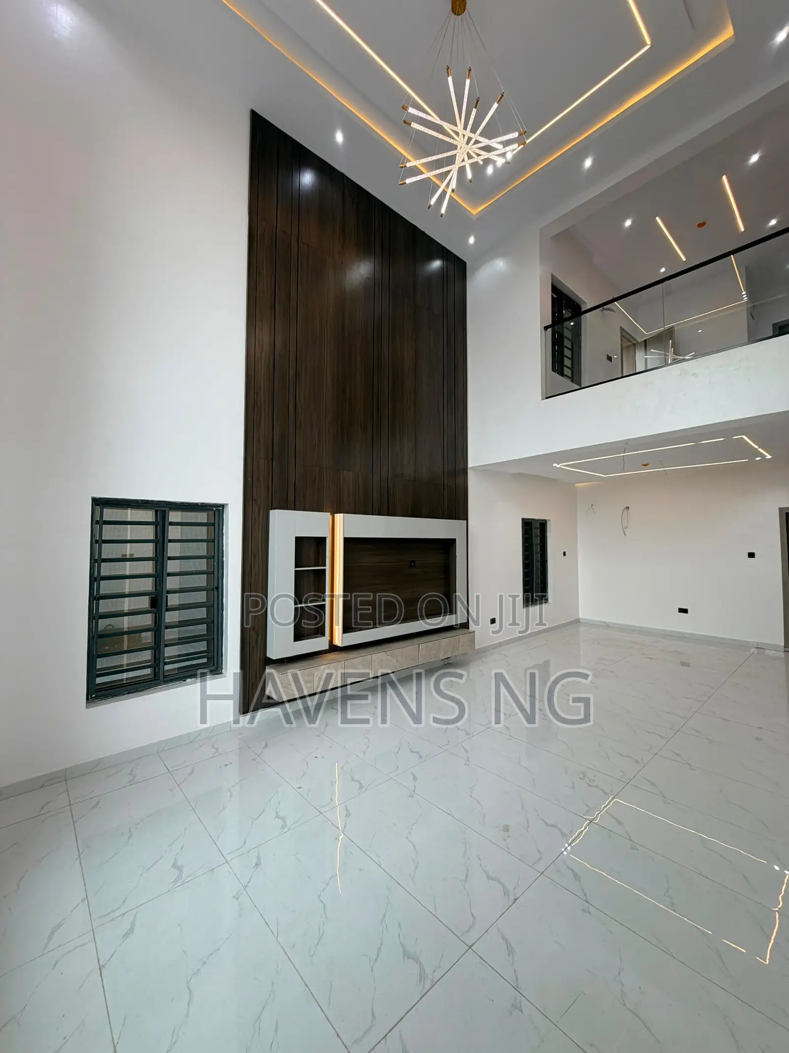 4bdrm Penthouse in Akobo for sale in Akobo