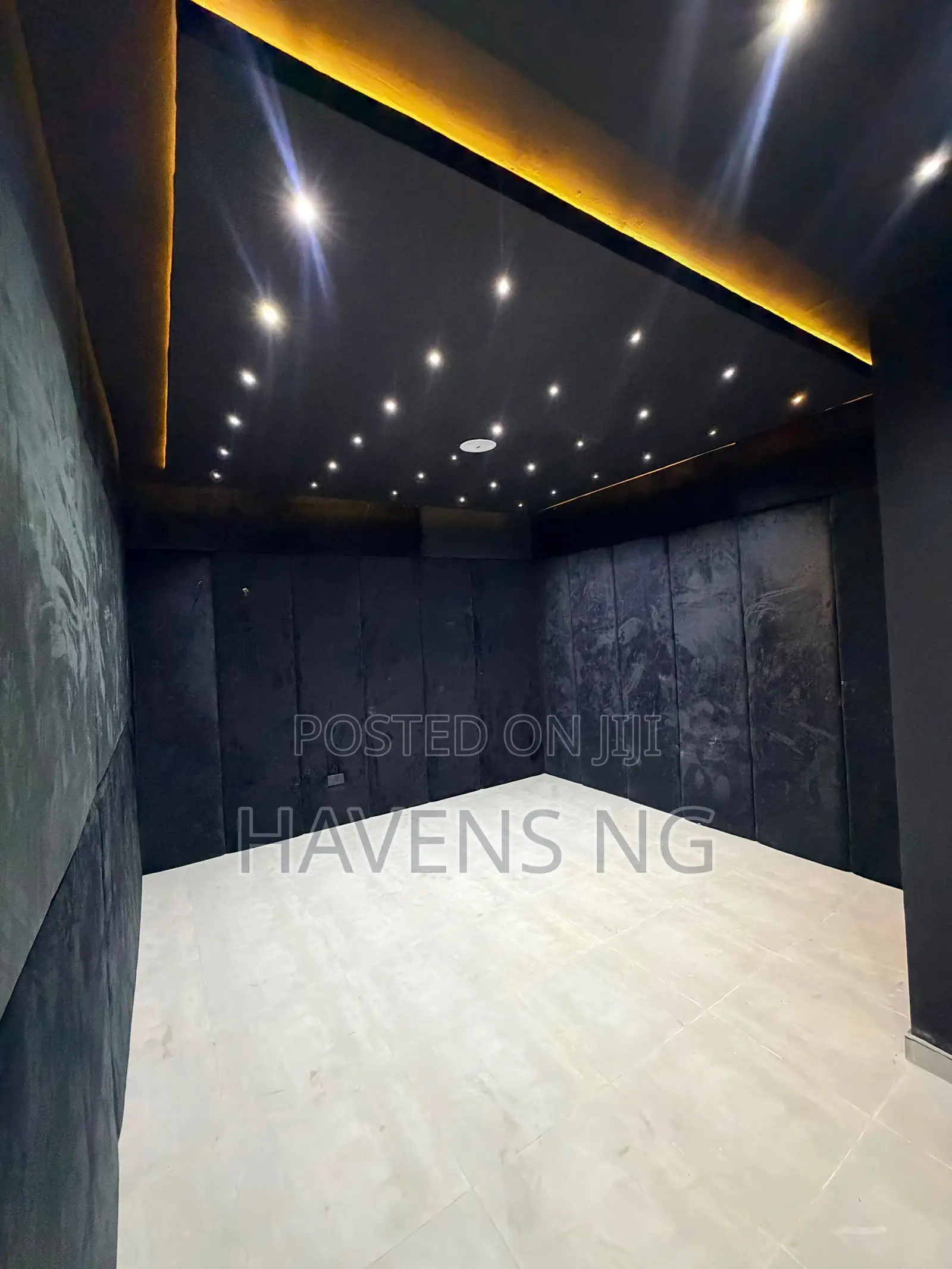 4bdrm Penthouse in Akobo for sale in Akobo