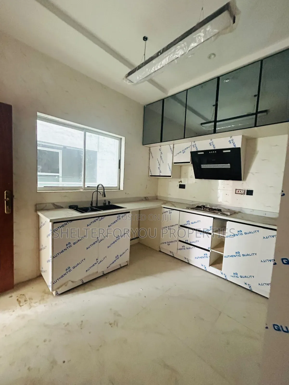 3bdrm Penthouse in Ikate for sale in Ikate