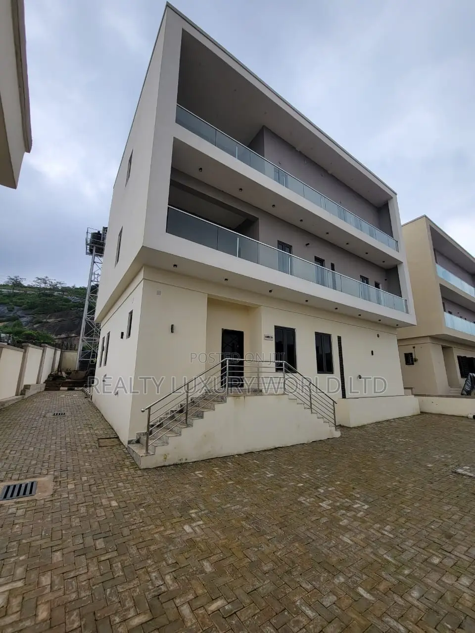 5bdrm Duplex in Katampe Extension for sale in Katampe Extension