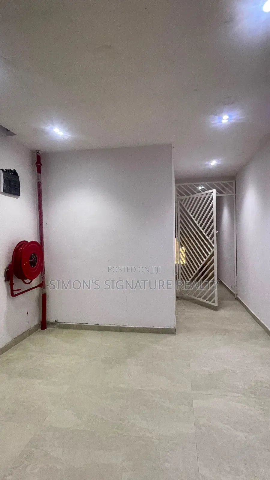 3bdrm Apartment in Osapa london for sale in Osapa london