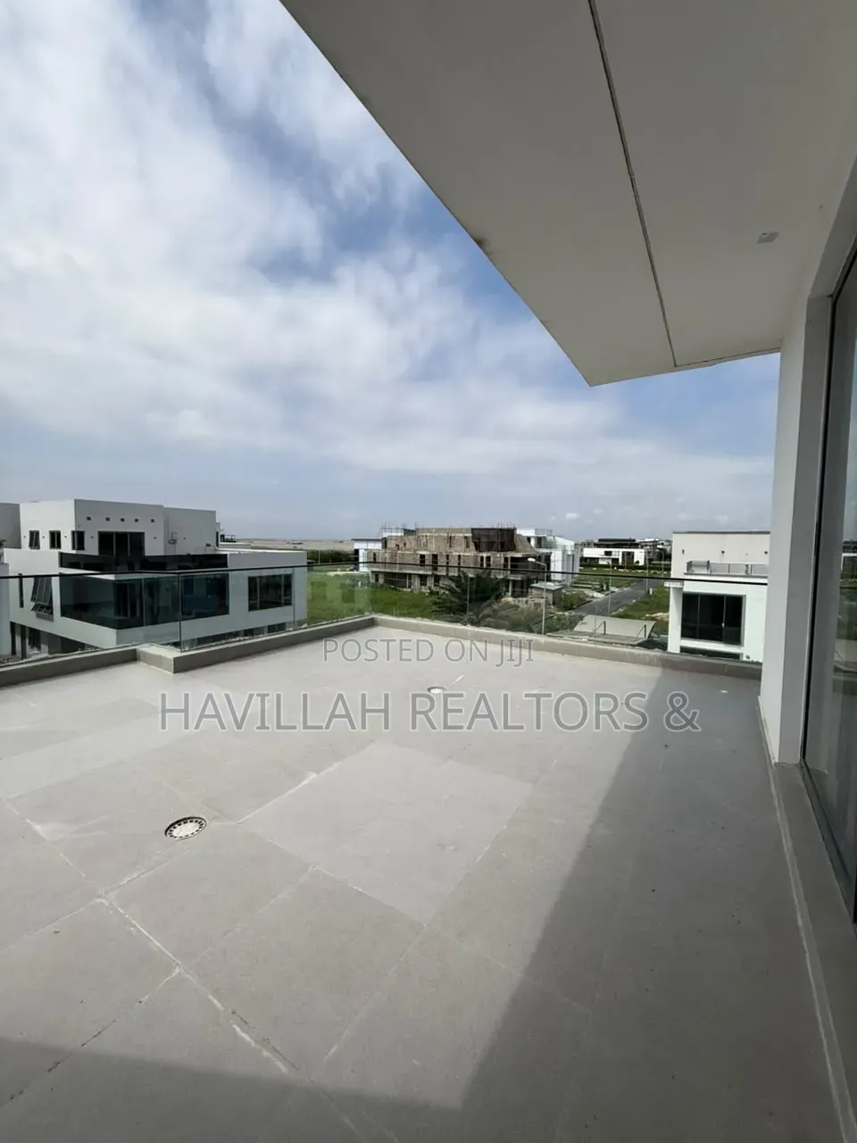 5bdrm Duplex in Ikate for sale in Ikate