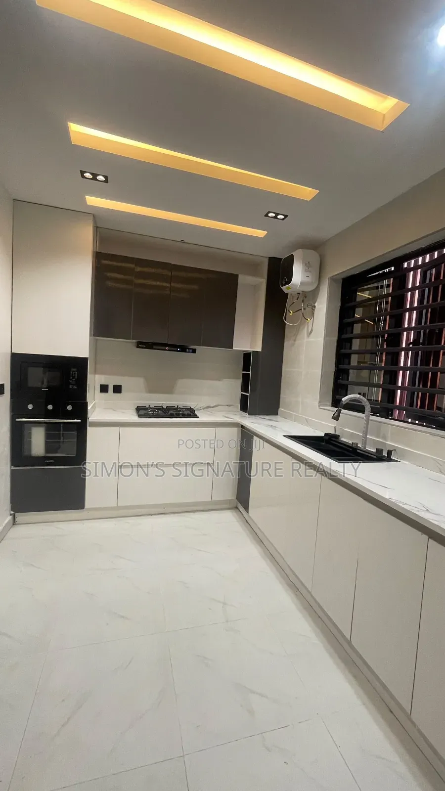 2bdrm Apartment in Ademola Adetokunbo for rent in Ademola Adetokunbo