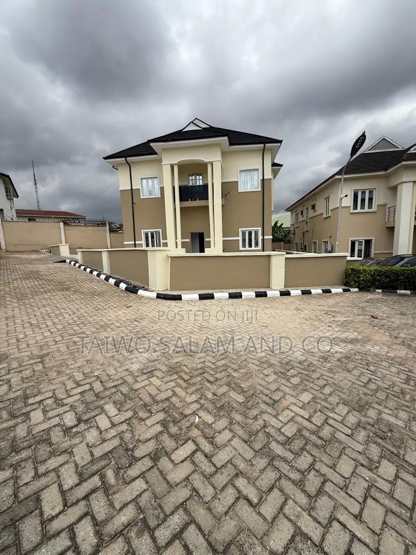 4bdrm Duplex in Agodi for sale in Agodi